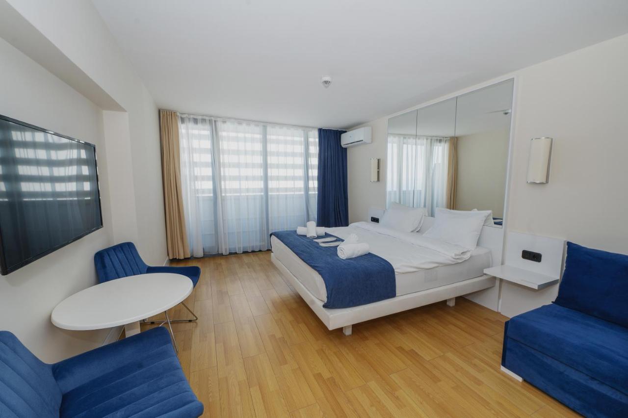 Blue Orbi City Hotel Batumi Ngoại thất bức ảnh